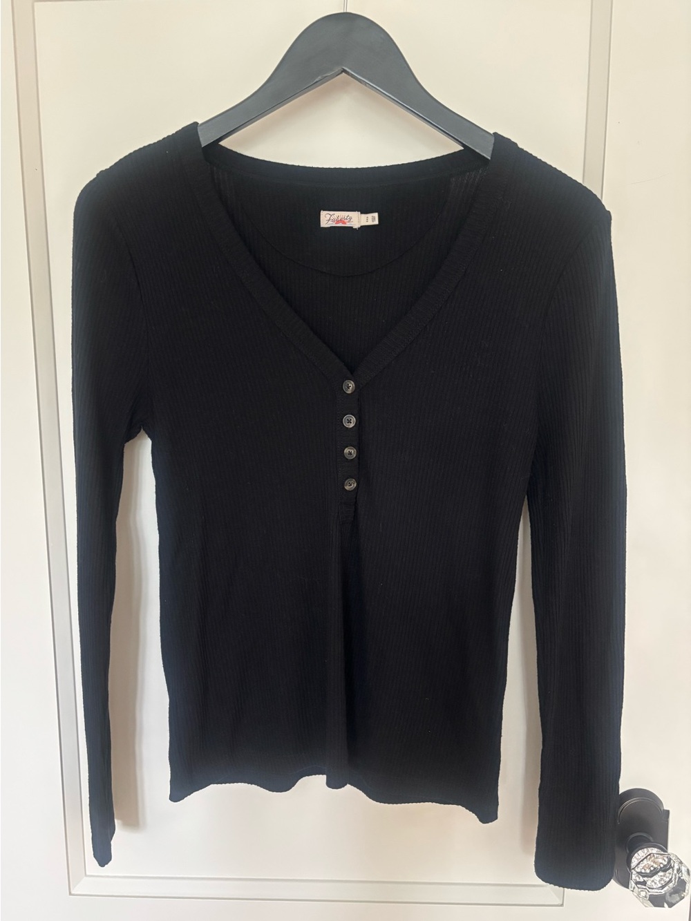 Women’s Faherty Black Ribbed V-Neck Henley - Size M